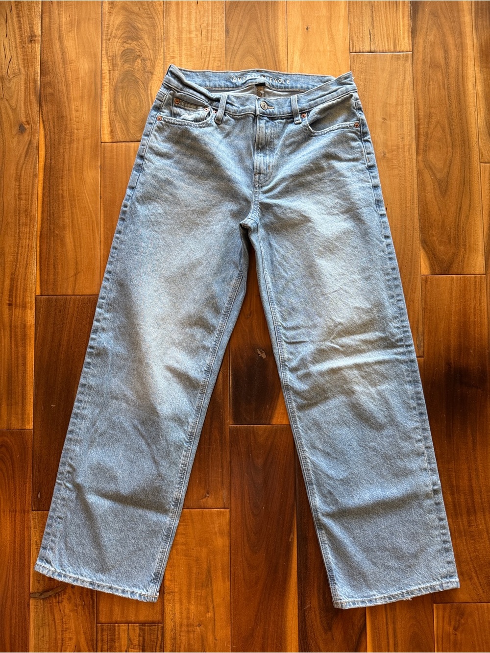 American Eagle stovepipe Light Blue Denim Jeans